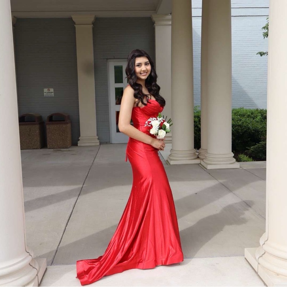 Red Prom / Elegant Dress
